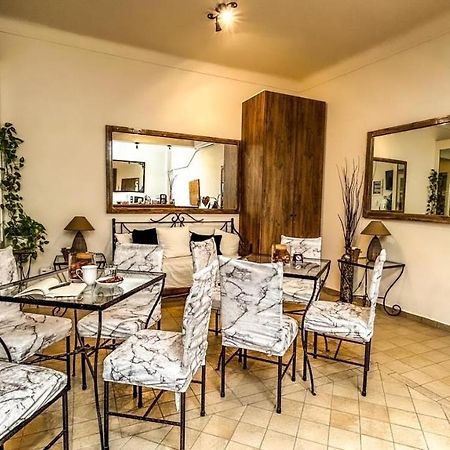 Central 9 Rooms Ermoupoli Ngoại thất bức ảnh