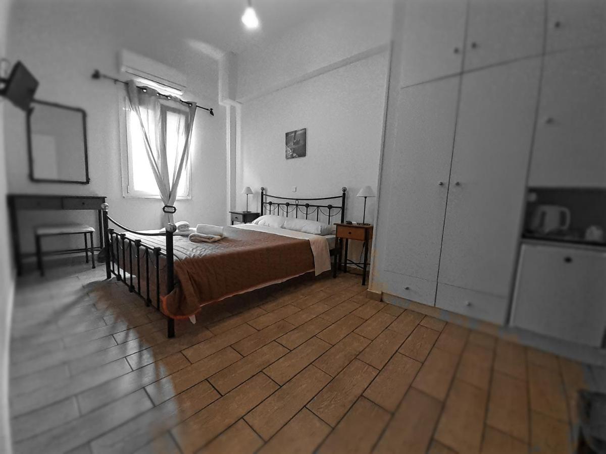 Central 9 Rooms Ermoupoli Ngoại thất bức ảnh