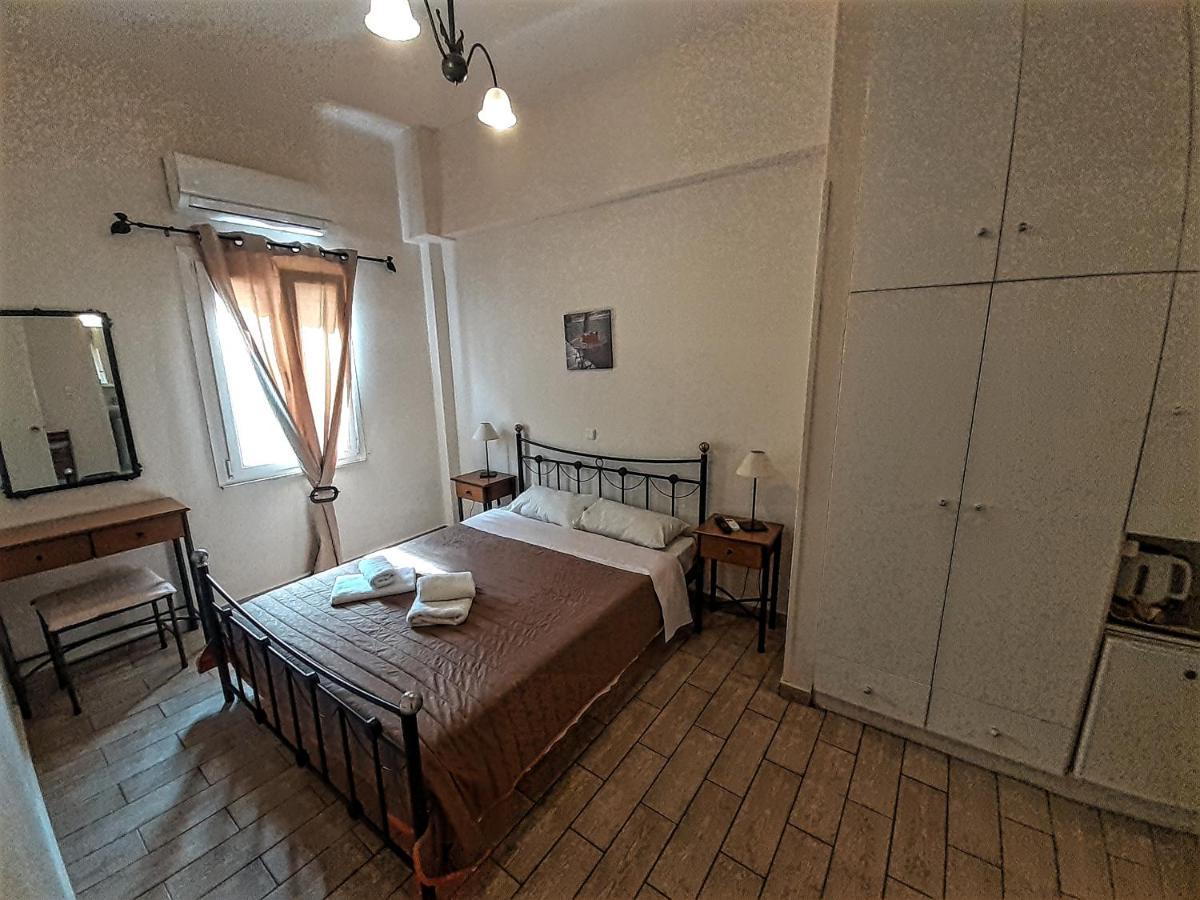 Central 9 Rooms Ermoupoli Ngoại thất bức ảnh