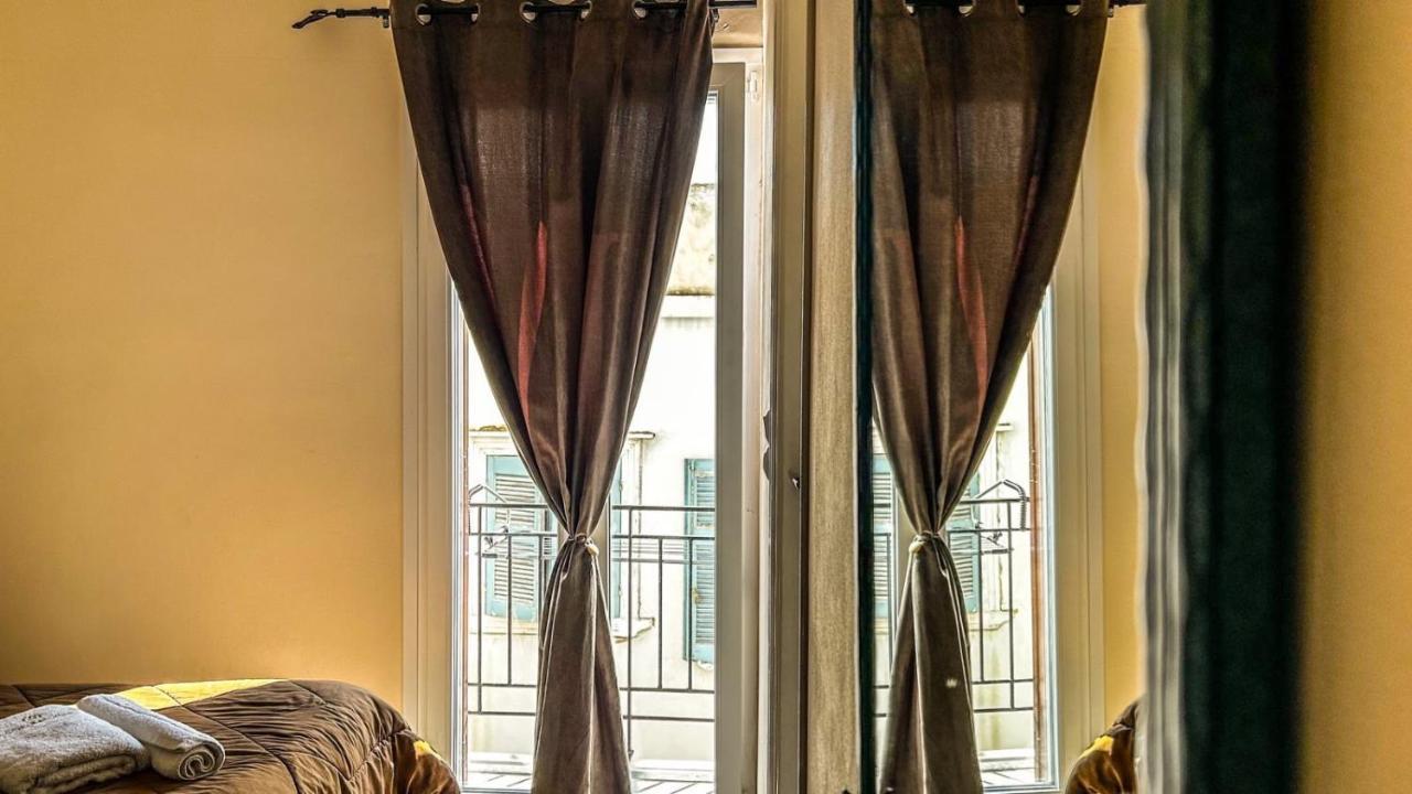 Central 9 Rooms Ermoupoli Ngoại thất bức ảnh