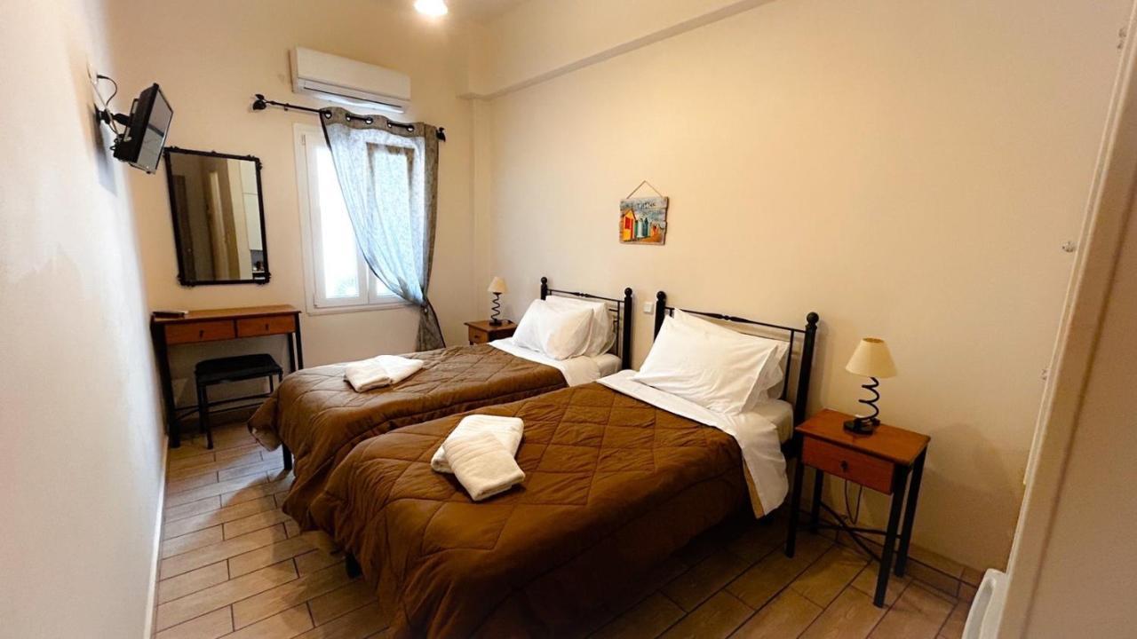 Central 9 Rooms Ermoupoli Ngoại thất bức ảnh