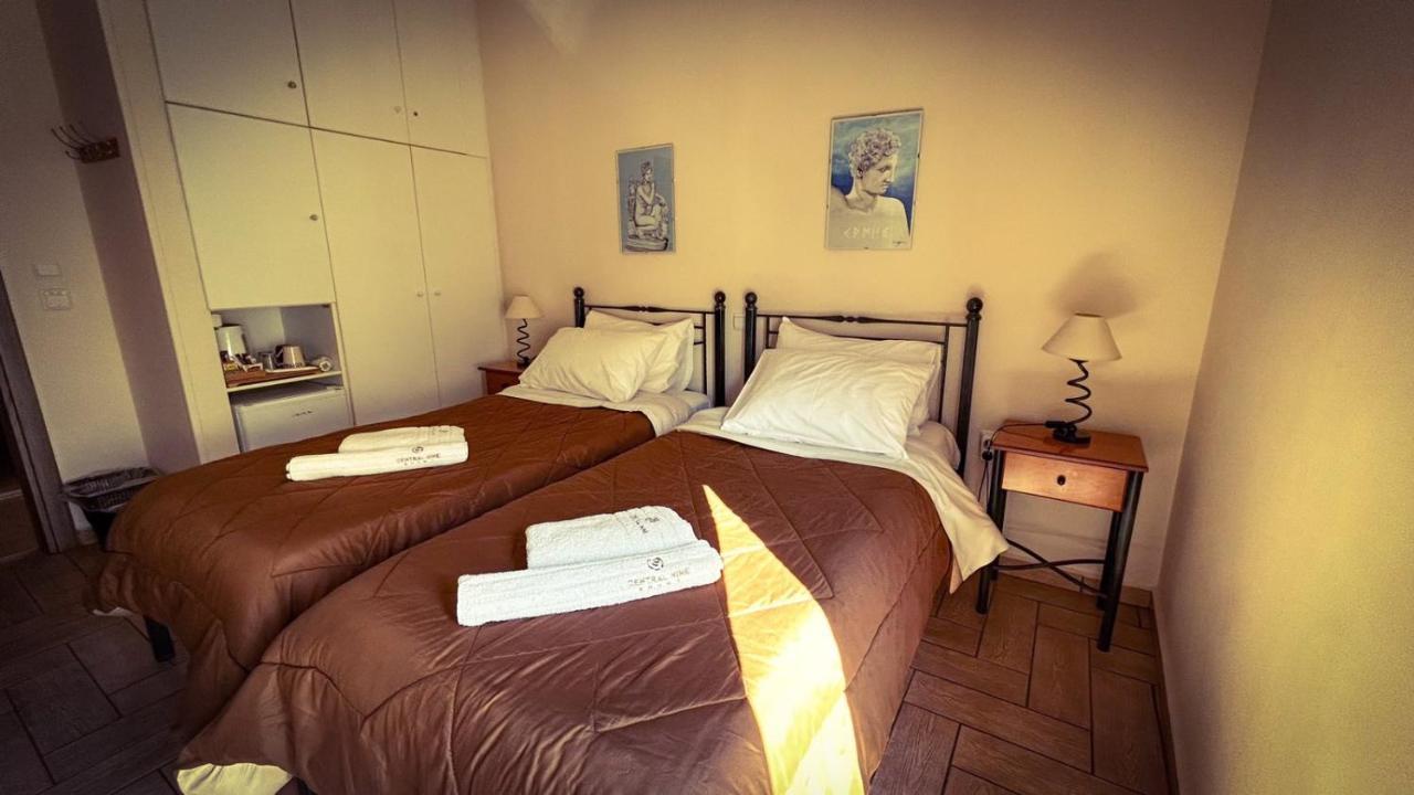 Central 9 Rooms Ermoupoli Ngoại thất bức ảnh