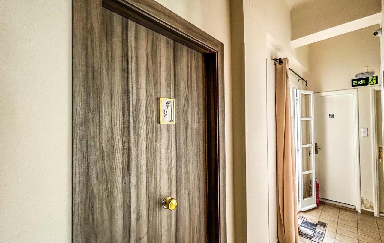 Central 9 Rooms Ermoupoli Ngoại thất bức ảnh