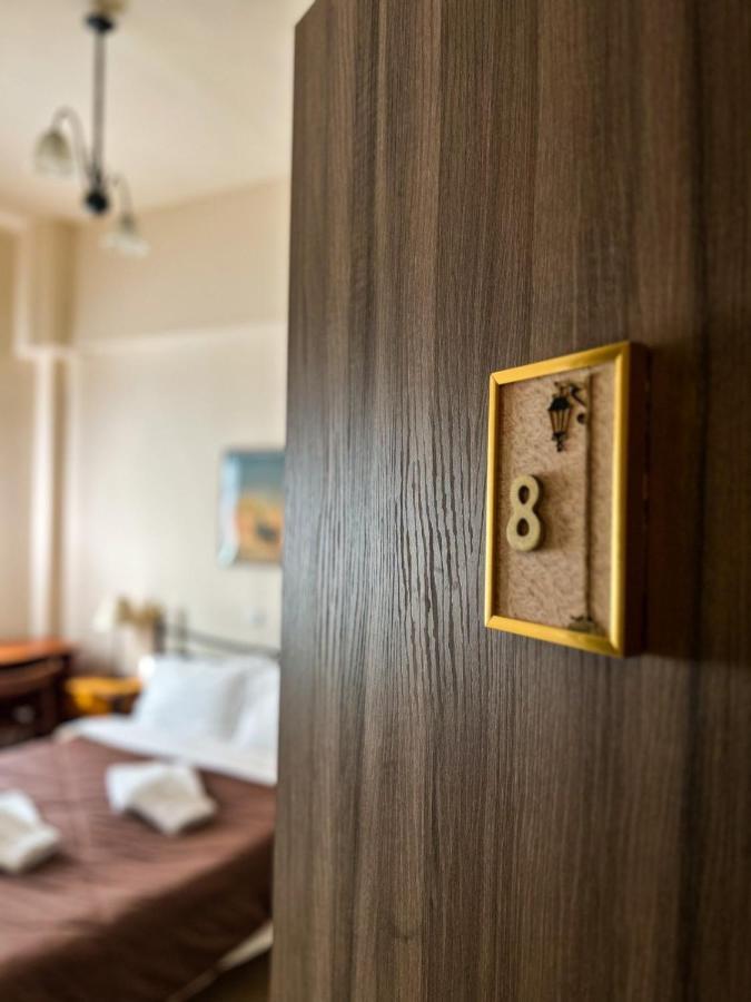 Central 9 Rooms Ermoupoli Ngoại thất bức ảnh