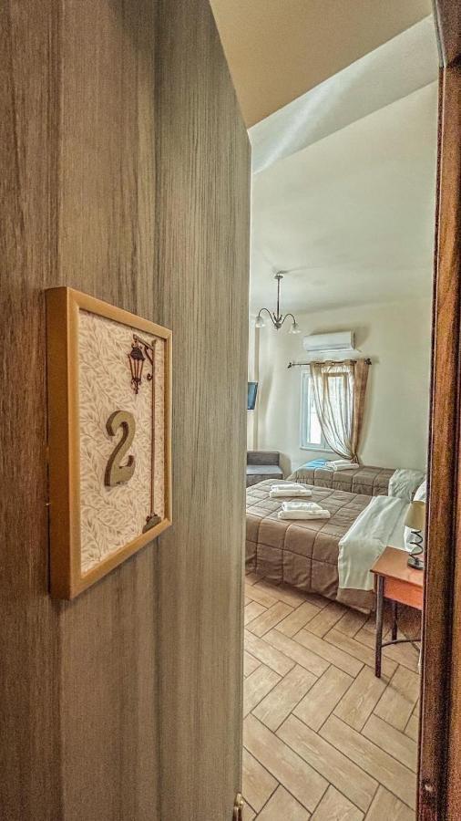 Central 9 Rooms Ermoupoli Ngoại thất bức ảnh