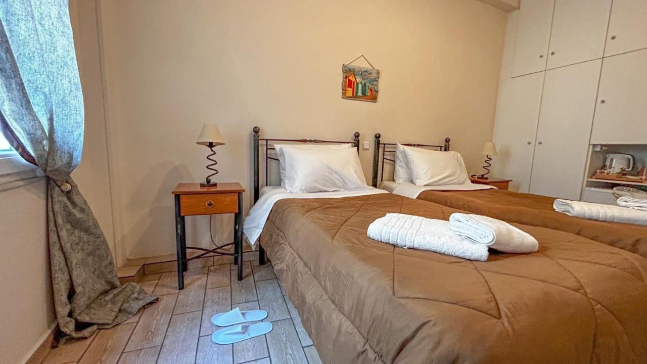 Central 9 Rooms Ermoupoli Ngoại thất bức ảnh