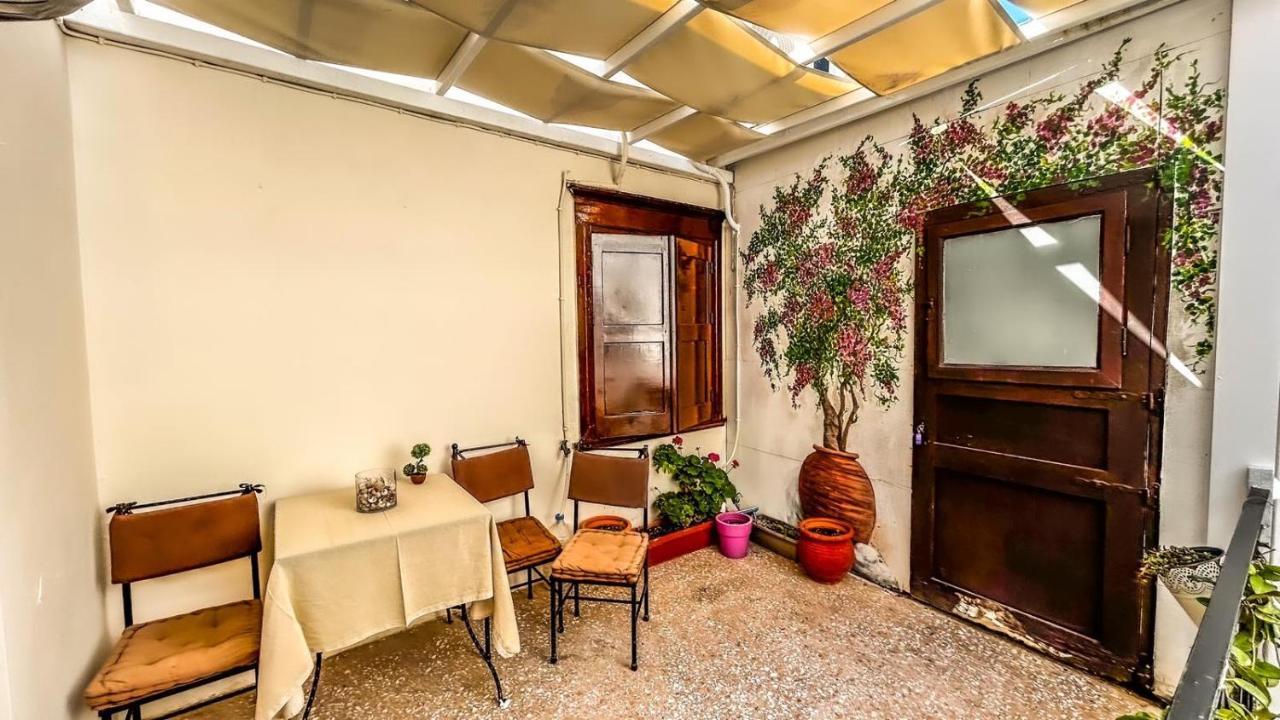 Central 9 Rooms Ermoupoli Ngoại thất bức ảnh