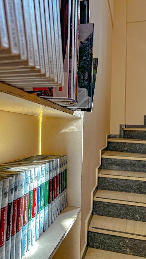 Central 9 Rooms Ermoupoli Ngoại thất bức ảnh