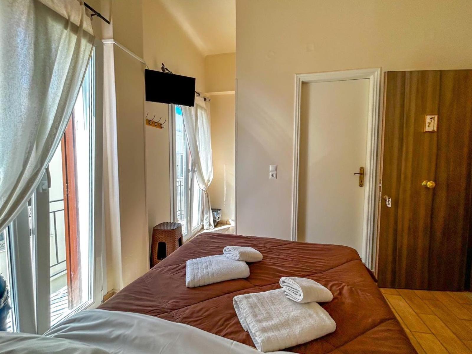 Central 9 Rooms Ermoupoli Phòng bức ảnh