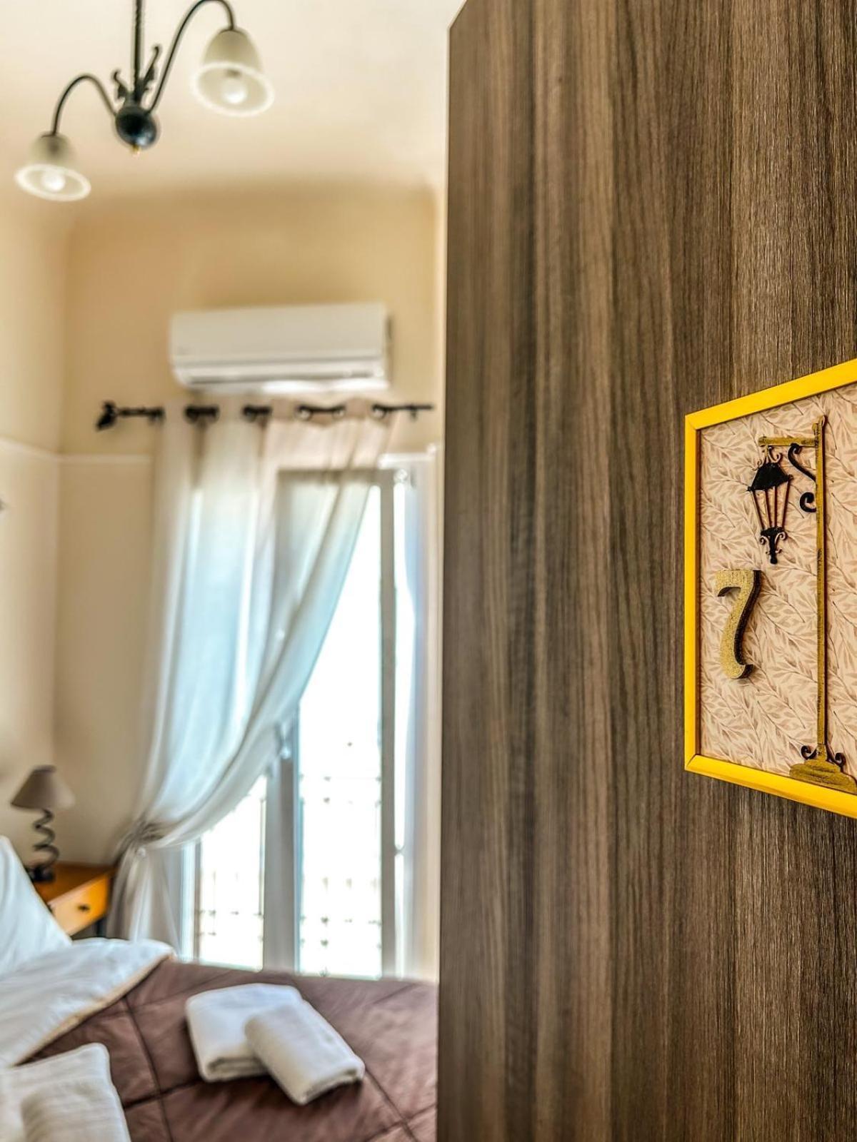 Central 9 Rooms Ermoupoli Phòng bức ảnh