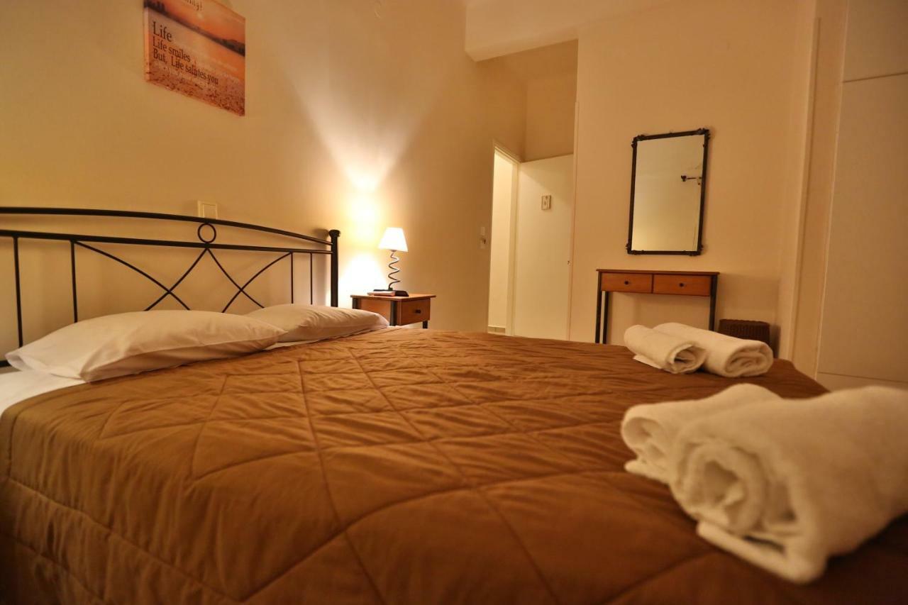 Central 9 Rooms Ermoupoli Ngoại thất bức ảnh